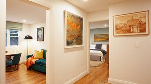 4 bedrooms, desk, iron/ironing board, free WiFi - Coogee Classic is modern four-bedroom home with two sun terraces, pool and parking (Coogee)