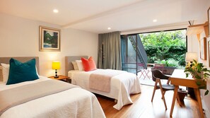 4 bedrooms, desk, iron/ironing board, free WiFi