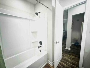 Handtücher, Seife, Toilettenpapier