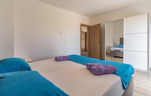 2 slaapkamers, reisbedje, gratis wifi, beddengoed