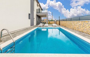 Pool - Cozy home in Pula with WiFi (Pula)