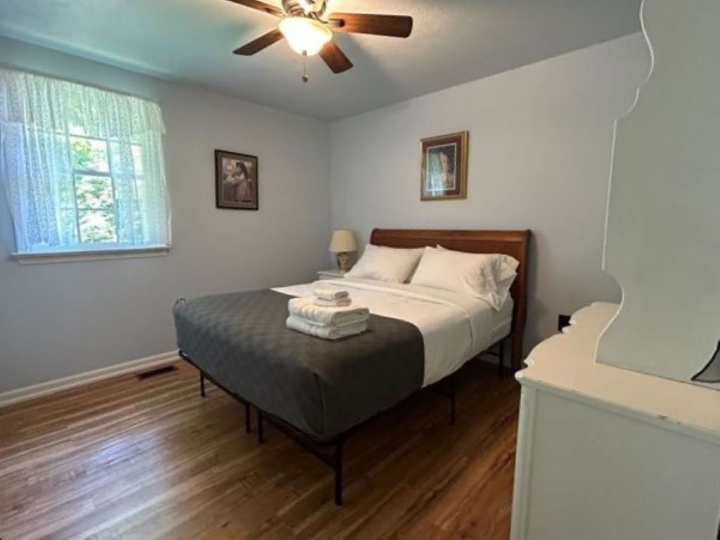 3 bedrooms, free WiFi, bed sheets