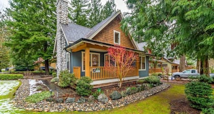 Cultus Lake Cabin - 2 Bdrm + Loft
