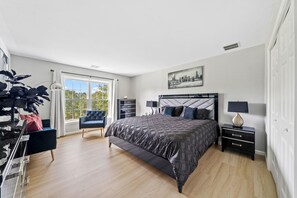 6 makuuhuonetta, työpöytä, silitysrauta/-lauta, ilmainen Wi-Fi