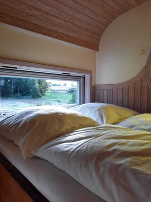 1 bedroom, travel cot, WiFi, bed sheets