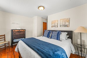 3 bedrooms, iron/ironing board, travel cot, free WiFi