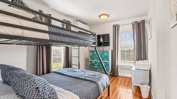 3 chambres, fer et planche à repasser, lit parapluie, Wi-Fi