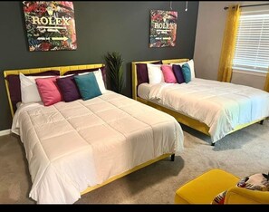 3 habitaciones, tabla de planchar con plancha, wifi y ropa de cama 