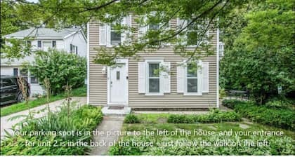 #3 Bright 1-Bdrm suite downtown with parking