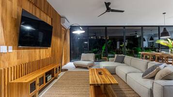 Smart TV, stereo
