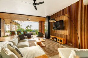 Smart TV, stereo - The L Design Villa (Santa Teresa de Cobano)