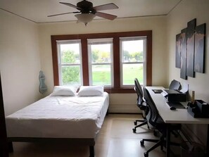 3 makuuhuonetta, silitysrauta/-lauta, Wi-Fi, vuodevaatteet