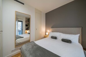 1 slaapkamer, een strijkplank/strijkijzer, gratis wifi, beddengoed