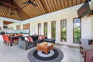 Smart TV 29 polegadas com canais a cabo, livros