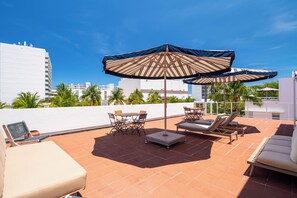 Deluxe King Terrace | Terrace/patio - Kenmore Village Hotel, South Beach (Miami Beach)