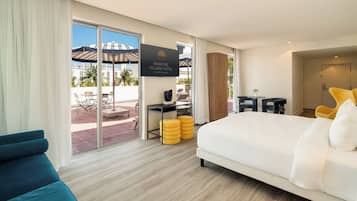 Deluxe King Terrace | Terrace/patio