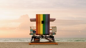 A lifeguard tower at Miami Beach with a clear view of the ocean. - Kenmore Village Hotel, South Beach (Miami Beach)