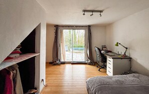 5 室のベッドルーム、アイロン / アイロン台、旅行用ベビーベッド、WiFi (無料)