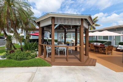 Tropic Isle Boutique Hotel