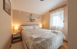 2 soverom, strykejern/-brett, wi-fi (inkludert) og sengetøy