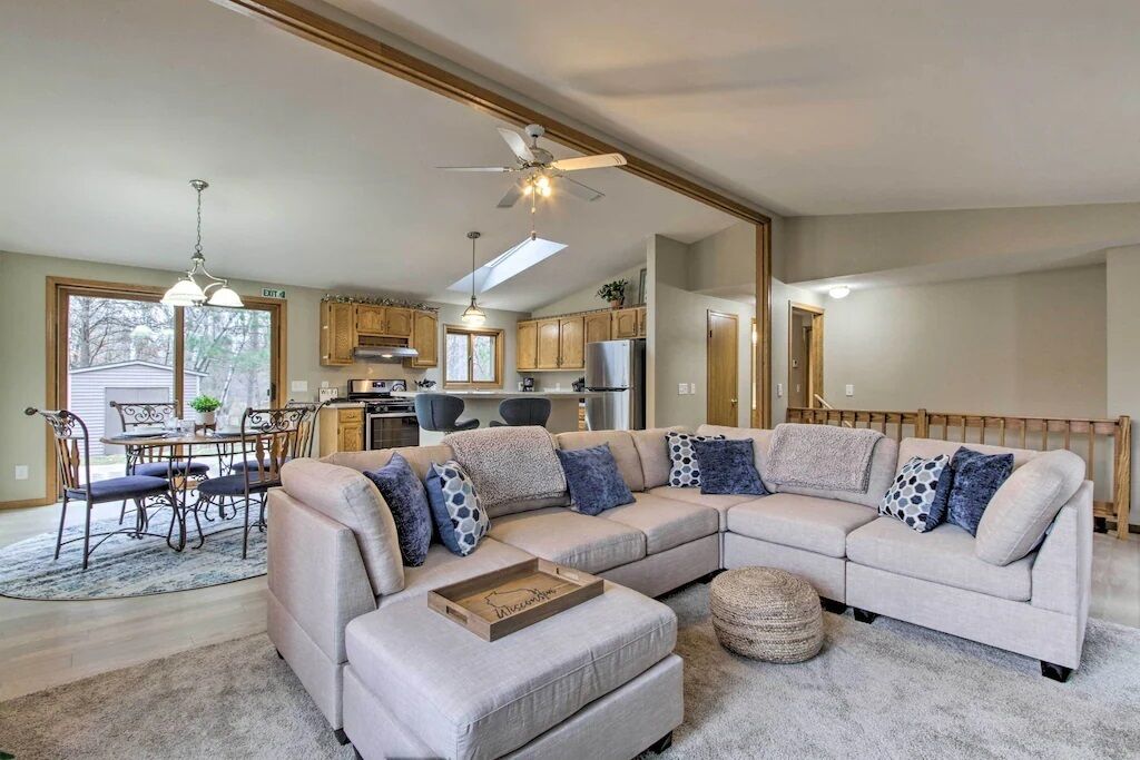 Valley View Home, Private Beaches & Pools