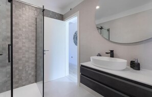 Shower, hair dryer - Stunning home in Barban (Barban)