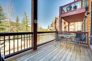 Outdoor dining - Walk to Gondola: Condo w/ Deck in Winter Park! (Winter Park)