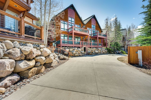 Exterior - Walk to Gondola: Condo w/ Deck in Winter Park! (Winter Park)