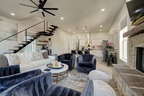 Älytelevisio, takka, videopelejä, stereot