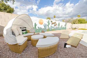 Terrace/patio - ༄The Sweet Life༄Pool Heater, Jacuzzi, Arcade! (Phoenix)