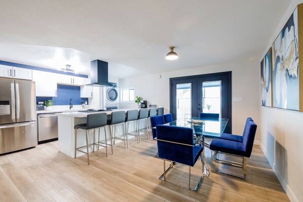 Fridge, microwave, oven, toaster - ༄The Sweet Life༄Pool Heater, Jacuzzi, Arcade! (Phoenix)