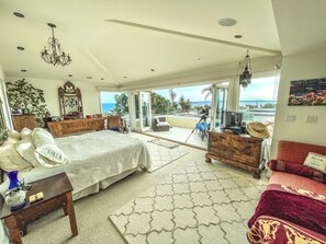 3 habitaciones, escritorio, tabla de planchar con plancha y wifi gratis 