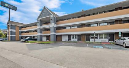 Mainstay Suites Knoxville - Cedar Bluff