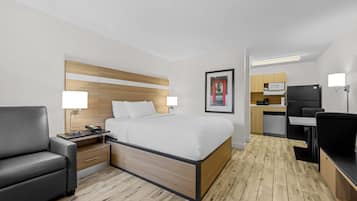 Standard Room, 1 Queen Bed, Non Smoking | Free WiFi, bed sheets