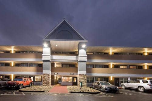 Mainstay Suites Knoxville - Cedar Bluff