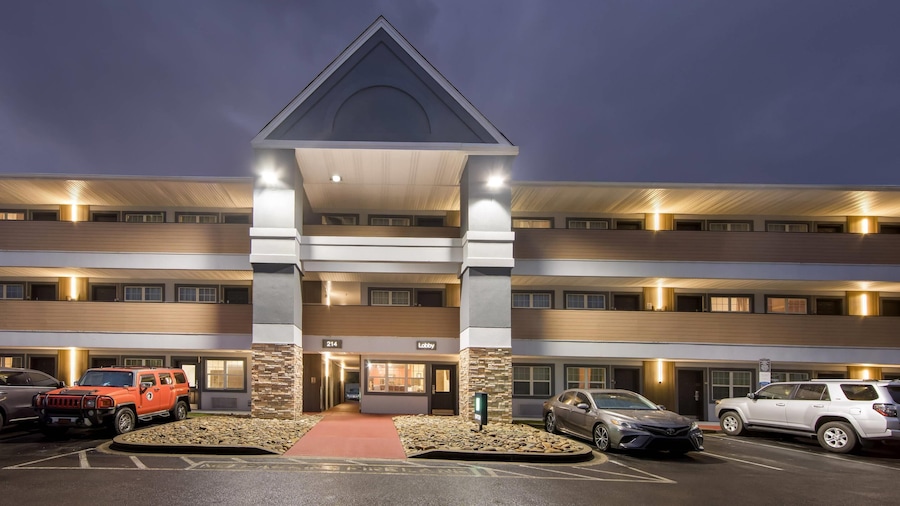 Mainstay Suites Knoxville - Cedar Bluff