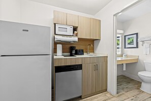 Standard Room, 2 Double Beds, Non Smoking | Private kitchen | Full-sized fridge, microwave, stovetop, dishwasher