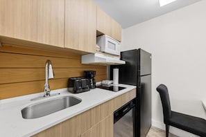 Standard Room, 1 Queen Bed, Non Smoking