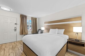 Standard Room, 1 Queen Bed, Non Smoking | Free WiFi, bed sheets