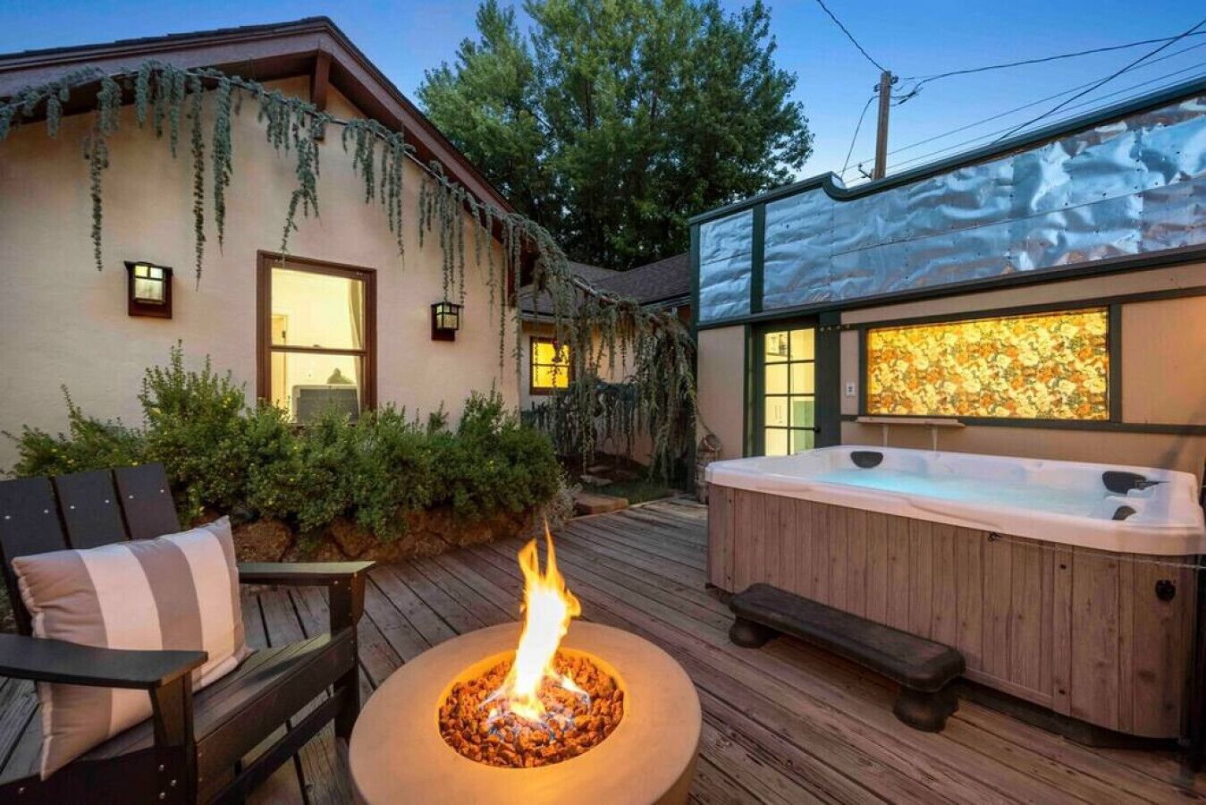 Outdoor spa tub