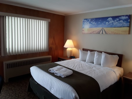 Escritorio, wifi gratis y ropa de cama . Gladstone Motel