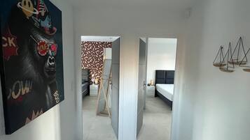 3 chambres, fer et planche à repasser, Wi-Fi gratuit, draps fournis