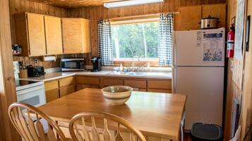 House, Multiple Beds, Ocean View | Private kitchen | Fridge, microwave, coffee/tea maker