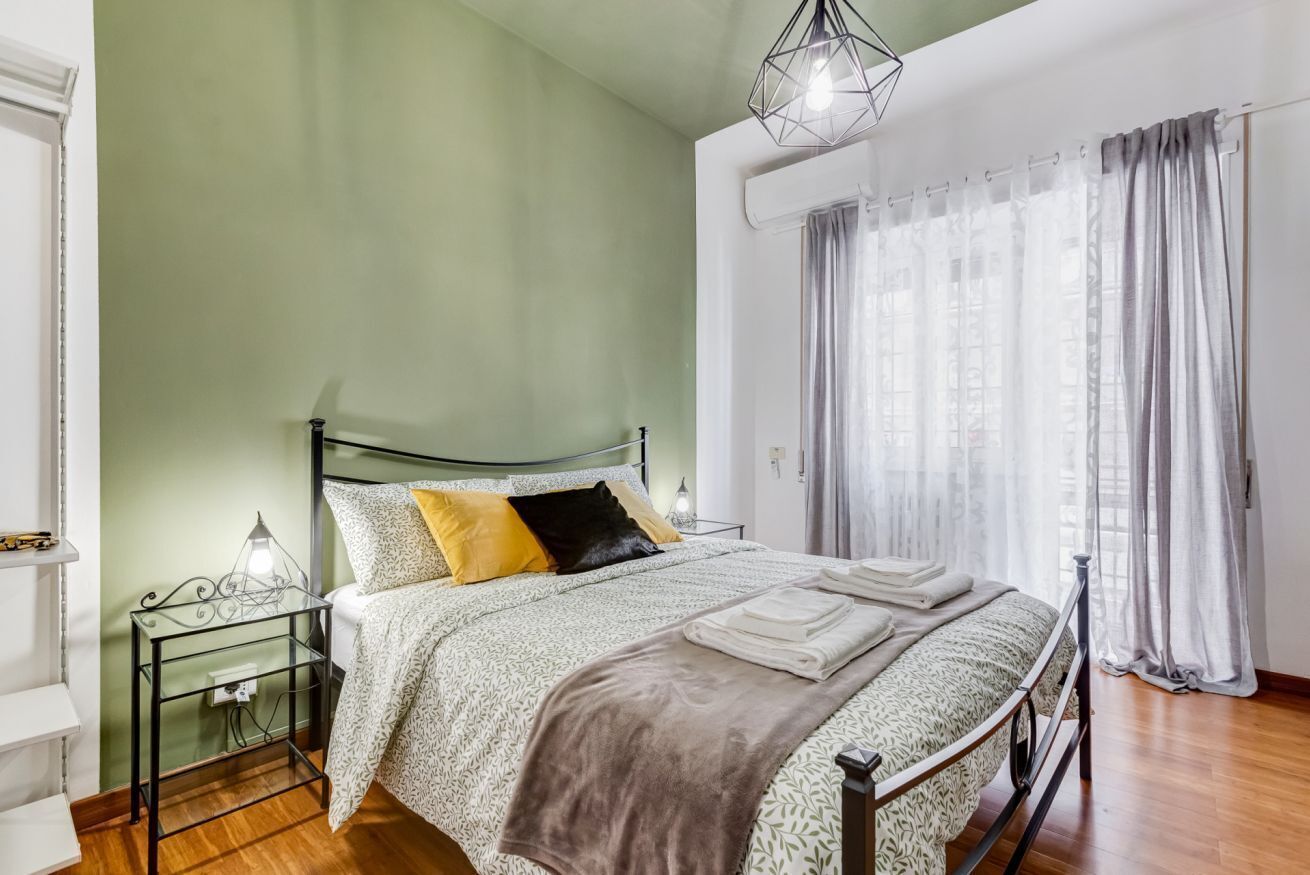 4 Schlafzimmer, Schreibtisch, Bügeleisen/Bügelbrett, Reisekinderbett