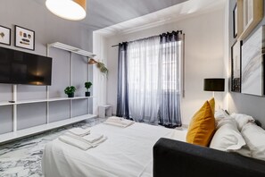 3 slaapkamers, een strijkplank/strijkijzer, wifi, beddengoed