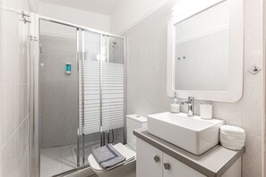 Shower, hair dryer, towels, soap - Escape to Your Private Oasis: Experience Living at Aroma#1 on Your Next Getaway! (Kiveri)