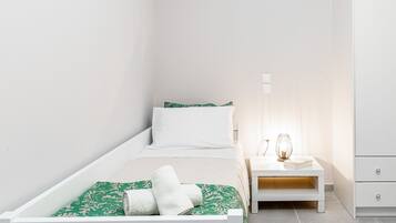 2 makuuhuonetta, silitysrauta/-lauta, ilmainen Wi-Fi, vuodevaatteet