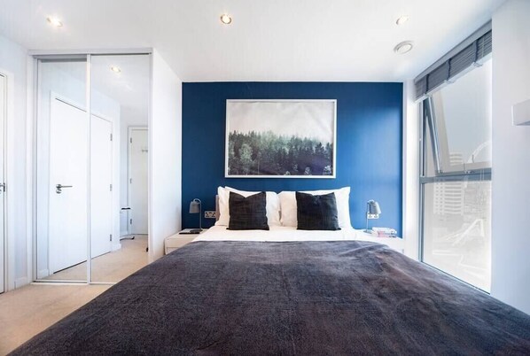 2 bedrooms, desk, iron/ironing board, free WiFi