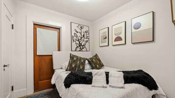 1 bedroom, desk, iron/ironing board, free WiFi