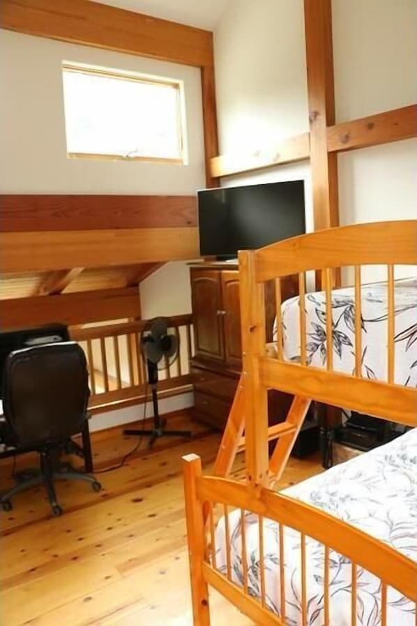 House, Multiple Beds, Balcony, Ocean View | 3 bedrooms, individually decorated, individually furnished, free WiFi